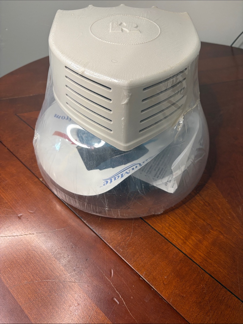 Vintage Rainbow RainMate White  Humidifier / Diffuser with Vented Top. NWT
